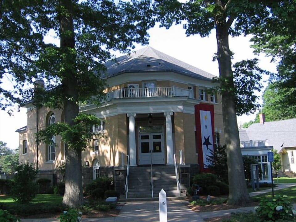 OLD TOWN HALL - MADISON
