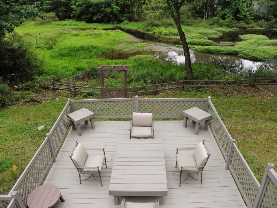lower deck

