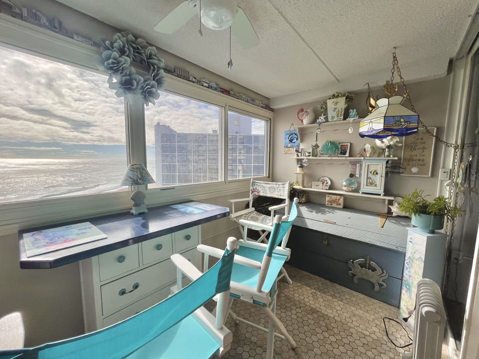 Dining at the best seat in the house ~ ocean front view!