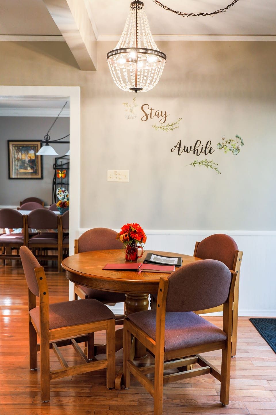 Dinette/kitchen with table for four