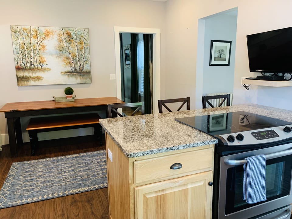 Very clean kitchen 