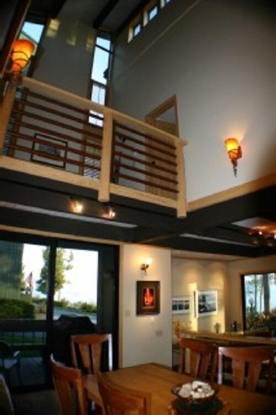 End unit with Panoramic Lake Views