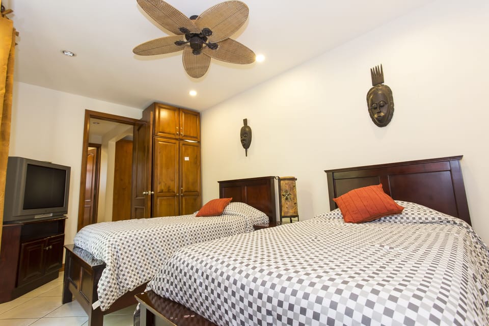 Guest bedroom