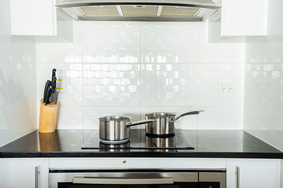 cooktop and over head rangehood