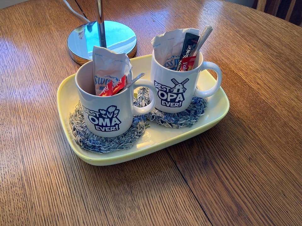 Oma's hot chocolate and coffee.