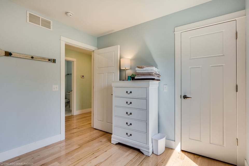 Plenty of space for your clothes and luggage - make this your home for the week