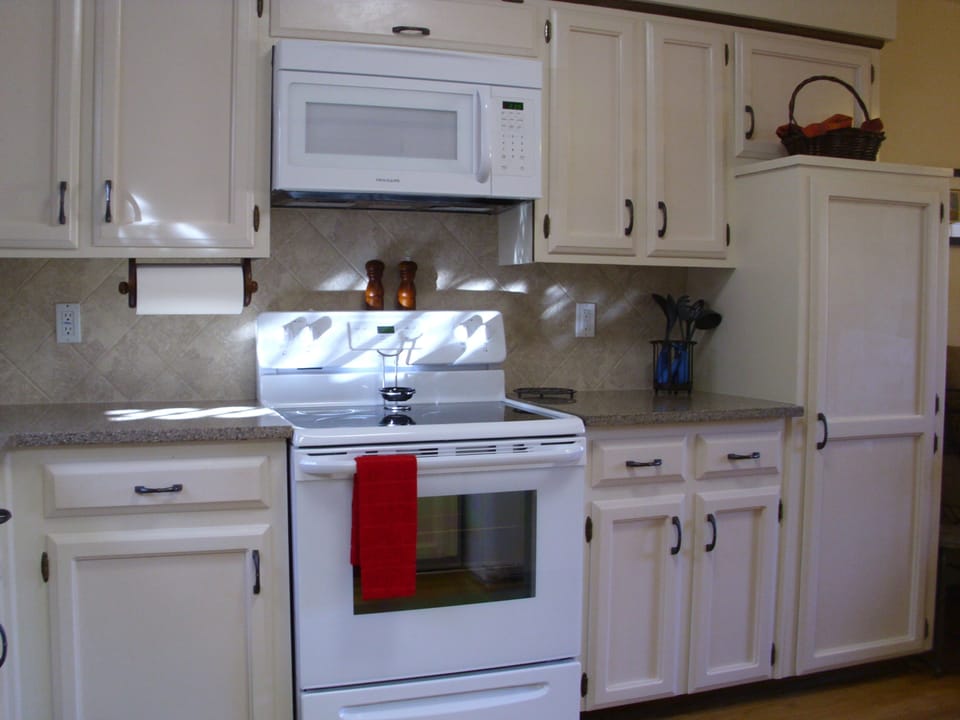 Easy clean stove and oven
