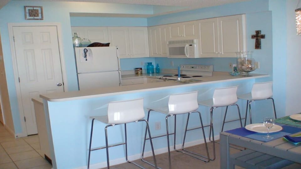 Pantry, refrigerator/freezer, microwave, stove, sink, everything for the chef!