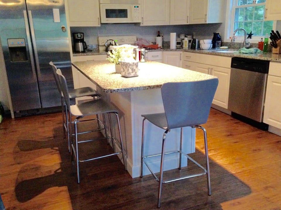 Kitchen island with 4 stools