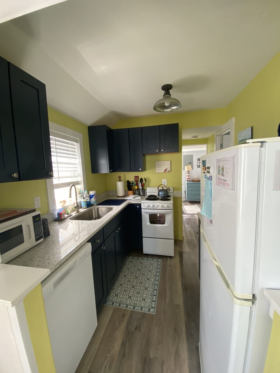 Fully stocked kitchen - renovated in 2023
