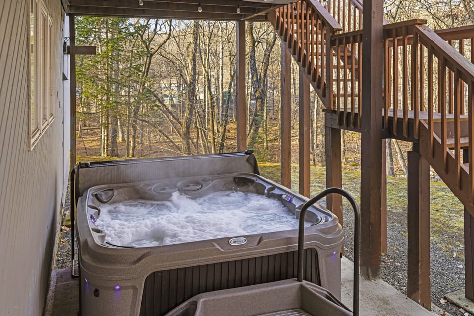 7-peson Hot Tub 