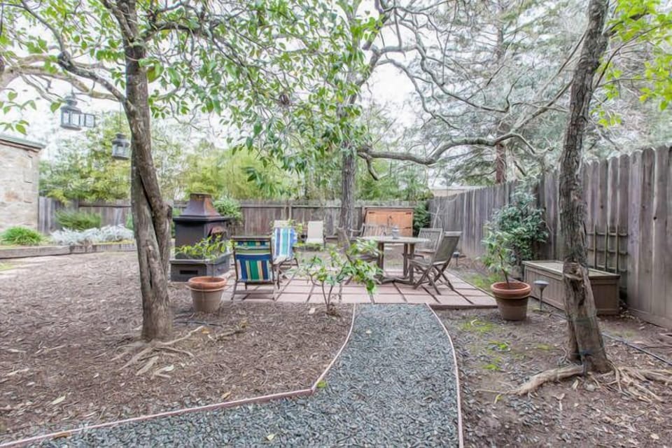 Spacious Back Yard II