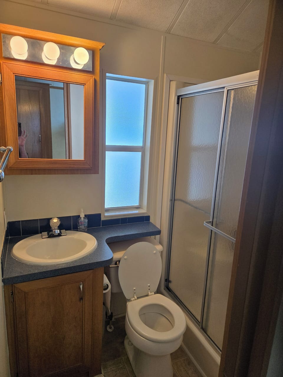 2nd bath with shower