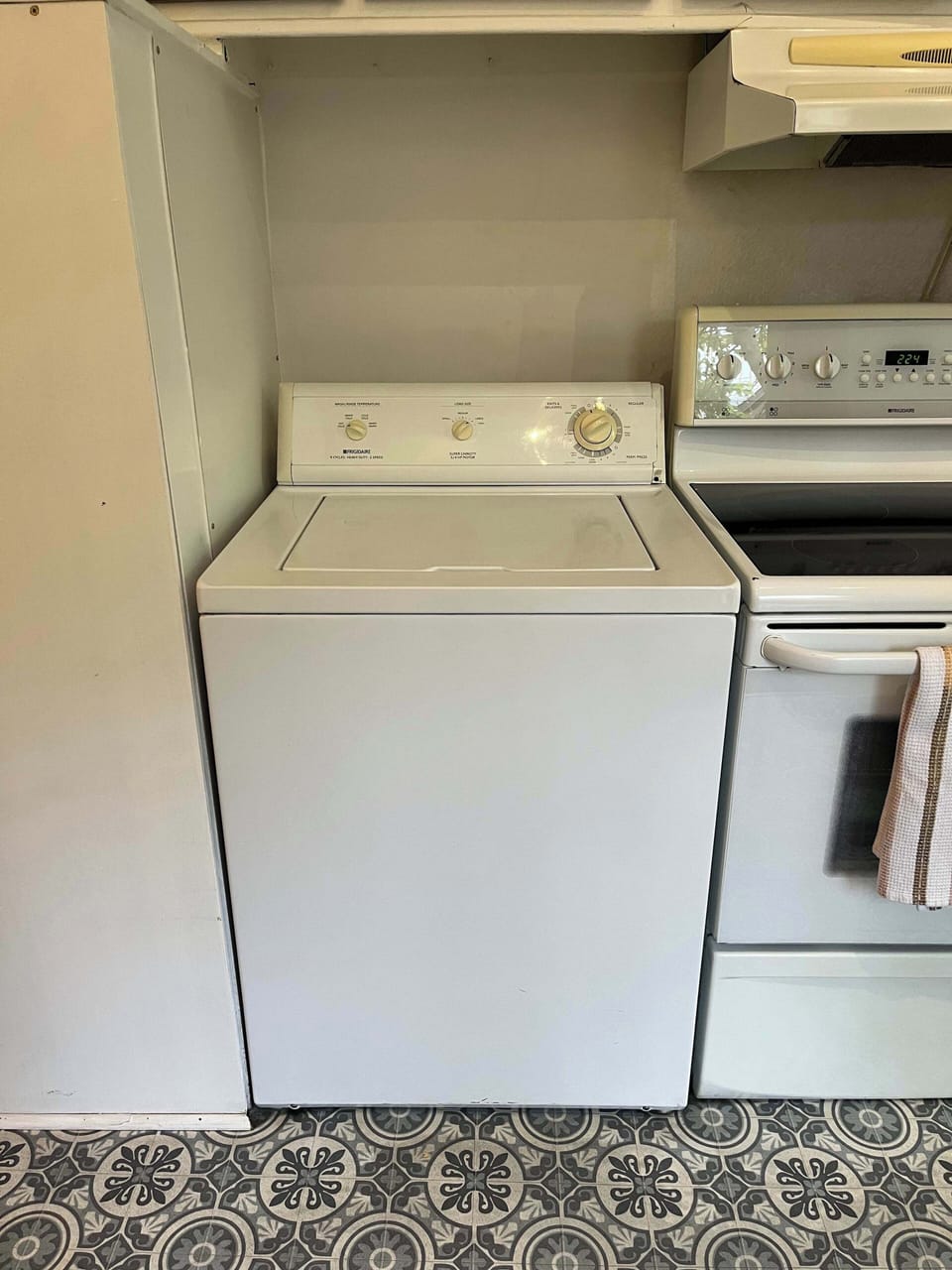Washer on site, detergent provided