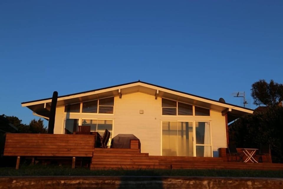 Front of house looking toward the lake
