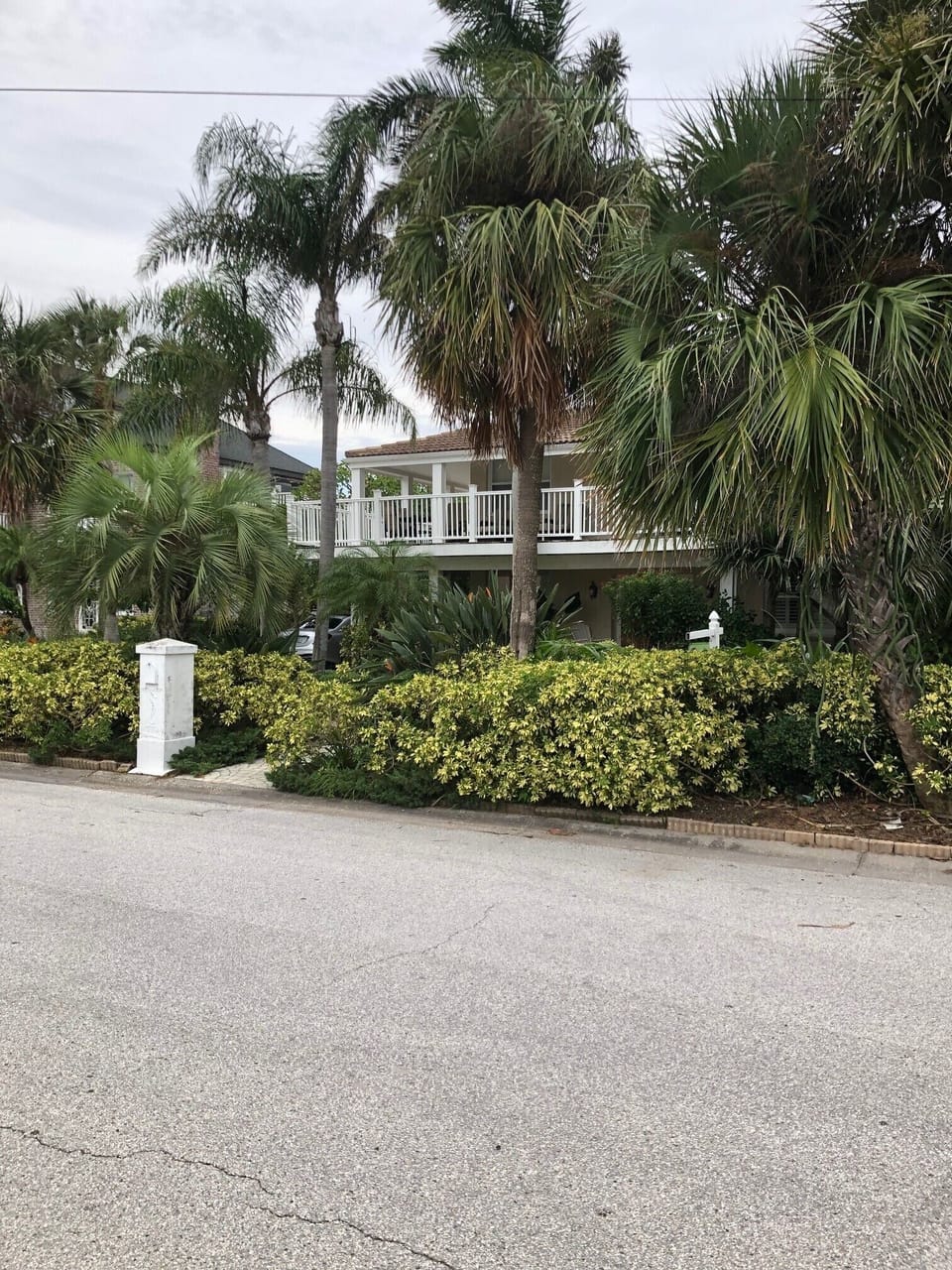 Clearwater Beach Elegance -Street View - 30 steps to Beach Boardwalk!