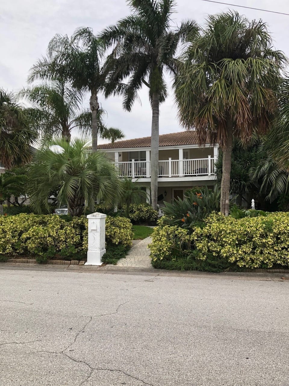 Clearwater Beach Elegance -Street View - 30 steps to Beach Boardwalk!