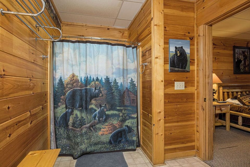 Shower/tub