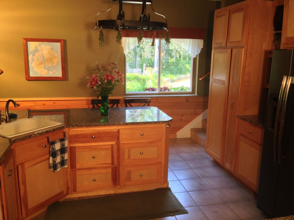 Fully-equipped kitchen to prepare memorable meals together.
