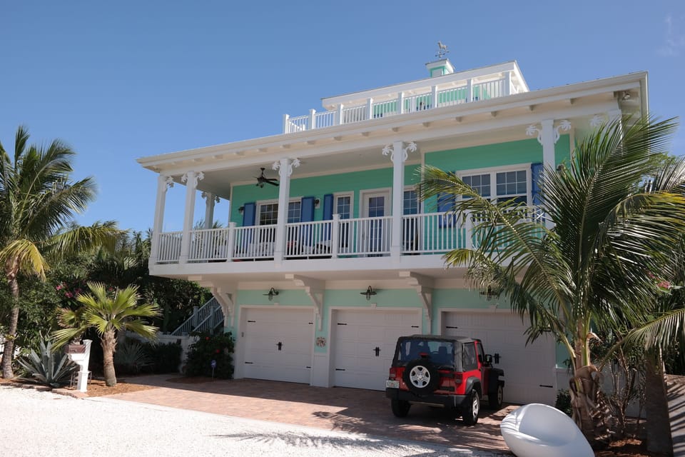 The One Love Cottage at Juno Beach, Fl. 