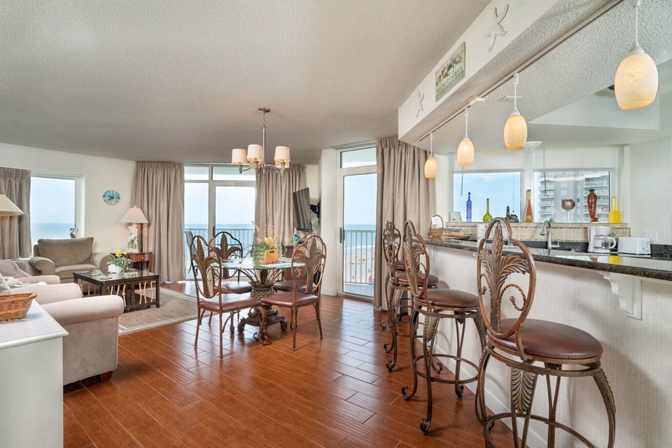 Direct Oceanfront, Views. Gorgeous!