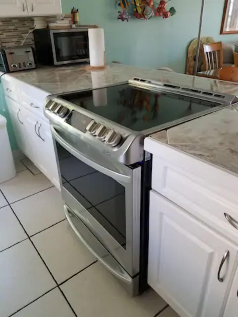 Oven, view of kitchen counter space 