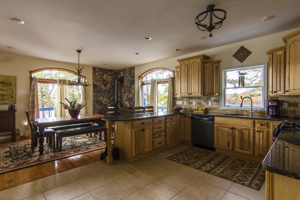 Beautiful brand new appliances, cabinets and granite countertops