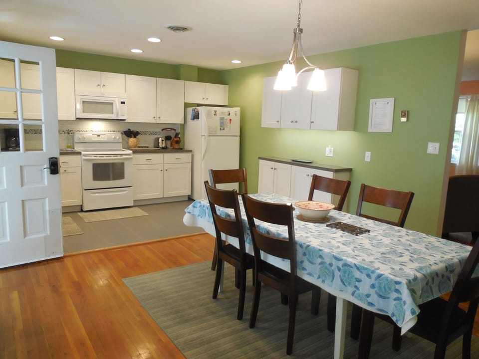 Kitchen/Dining Room.