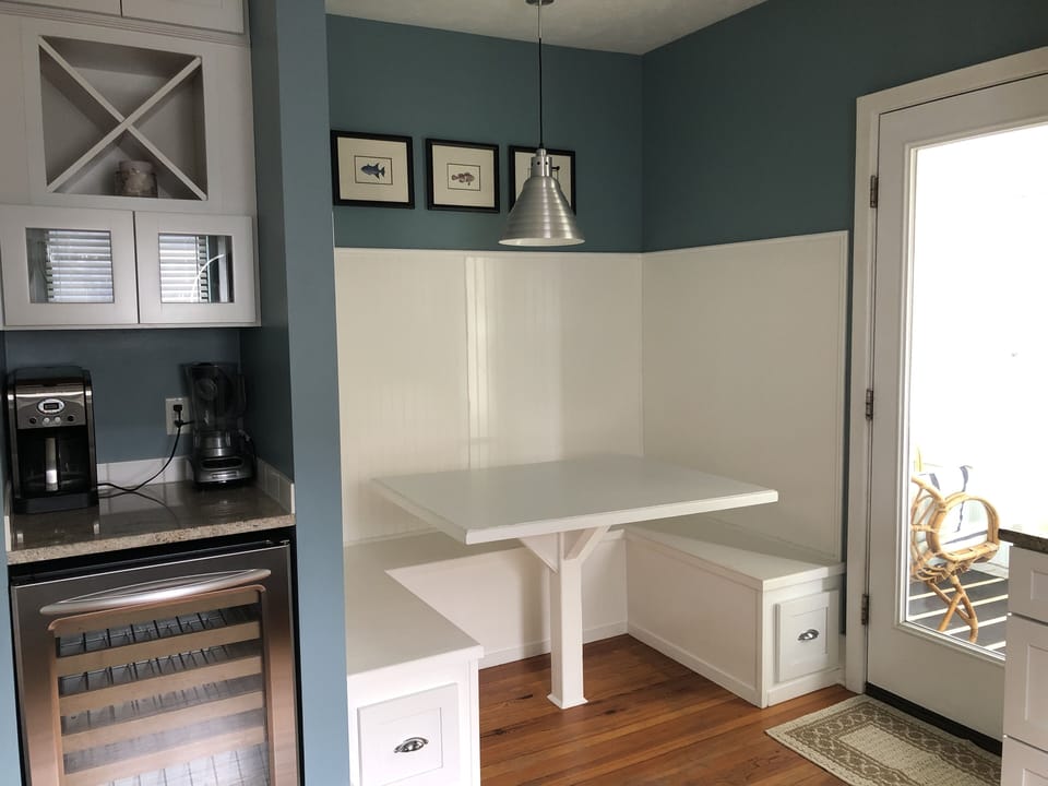 Kitchen dining nook