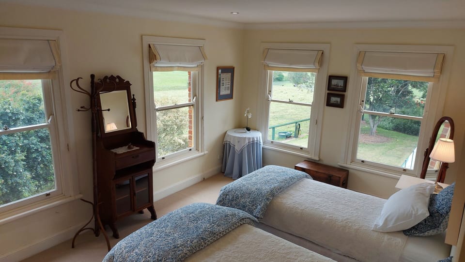 Bed 1 Lagoon Wing - Ensuite Queen or Twin Beds