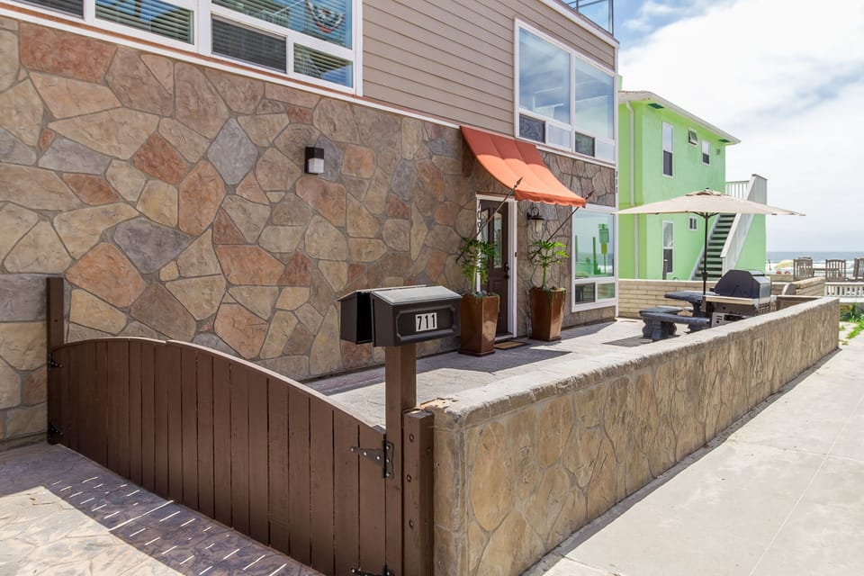 Spacious patio with ocean view and extra parking