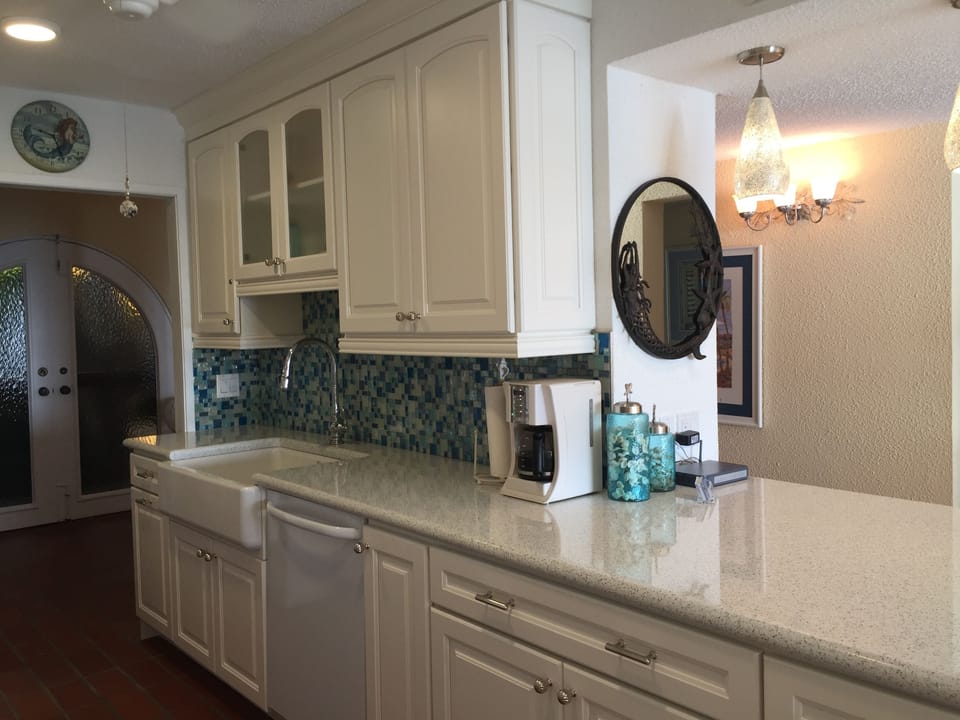 New spacious kitchen with everything you need to make meals and entertain.