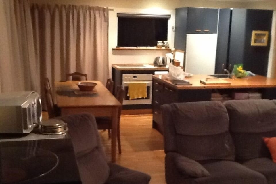 Kitchen / dining