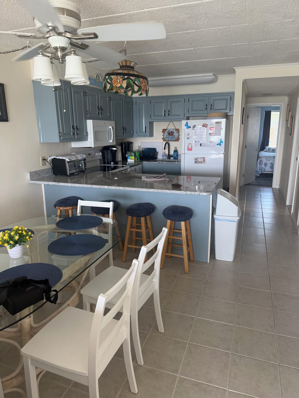 Kitchen & Dining 
