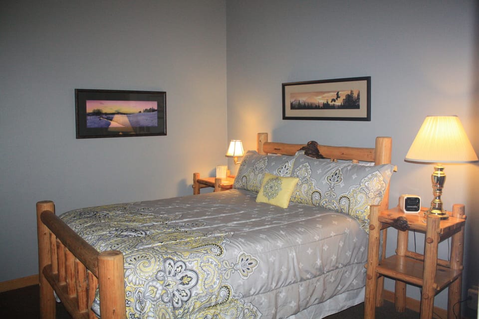 Bedroom 2 - Queen upstairs