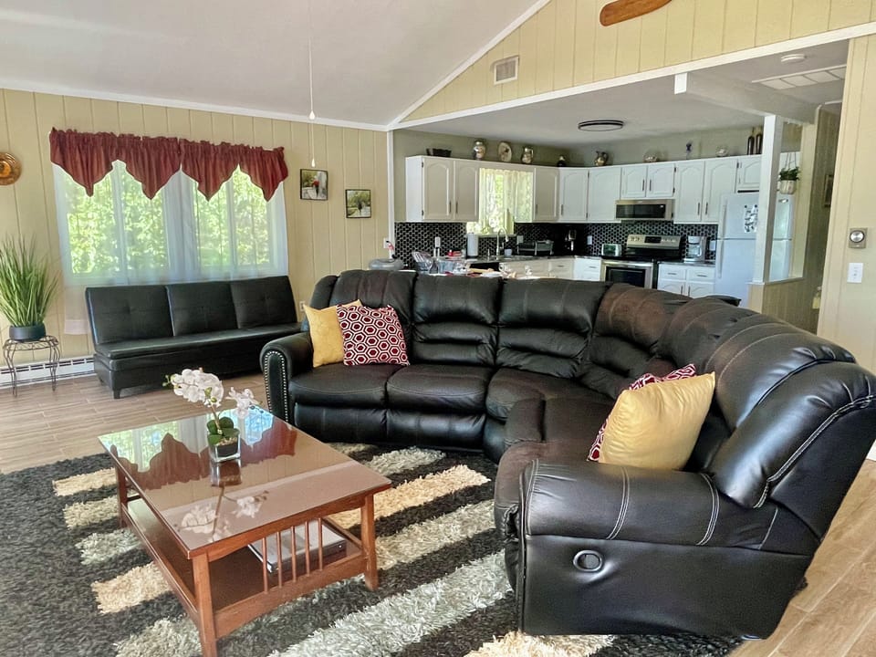 Living room with open floor plan, so everyone can be together. 