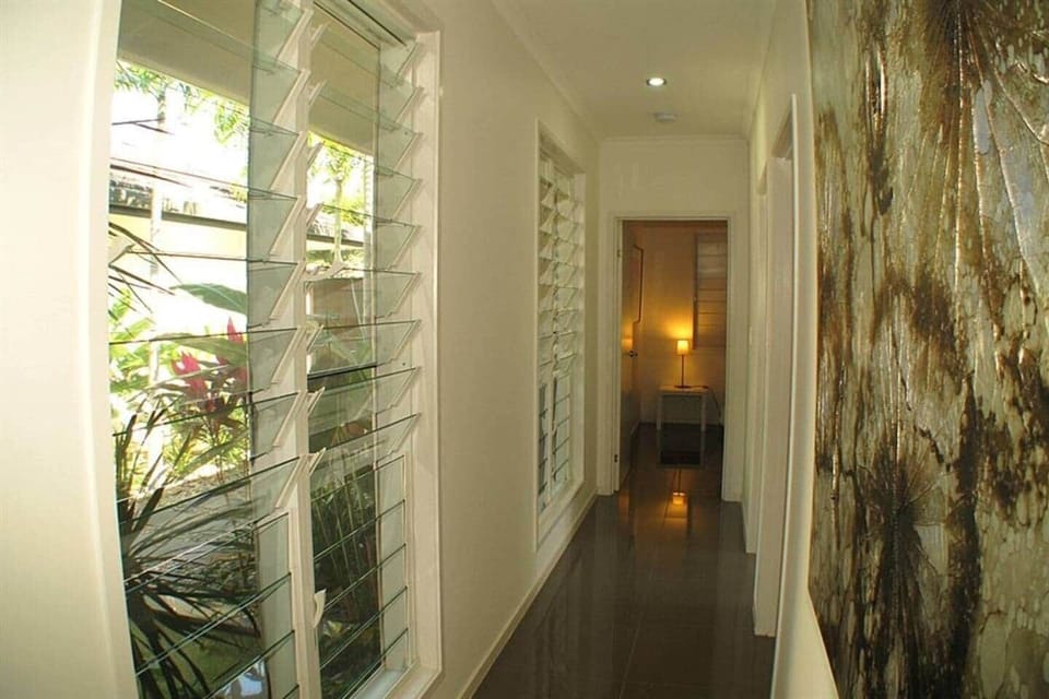 Roya on Mission - Wongaling Beach - Hallway to Queen & Twin