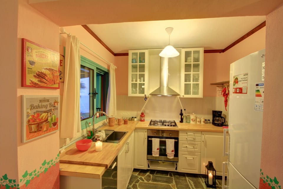 The kitchen (bottom level).