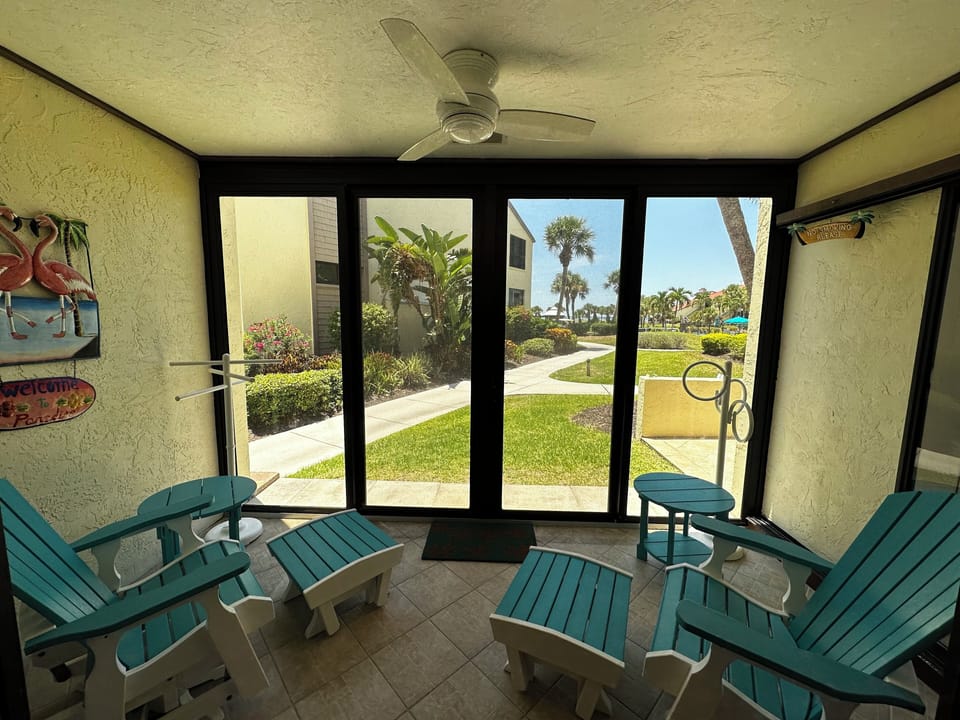 2-100 Enclosed Lanai