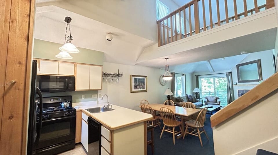 View entering the unit.