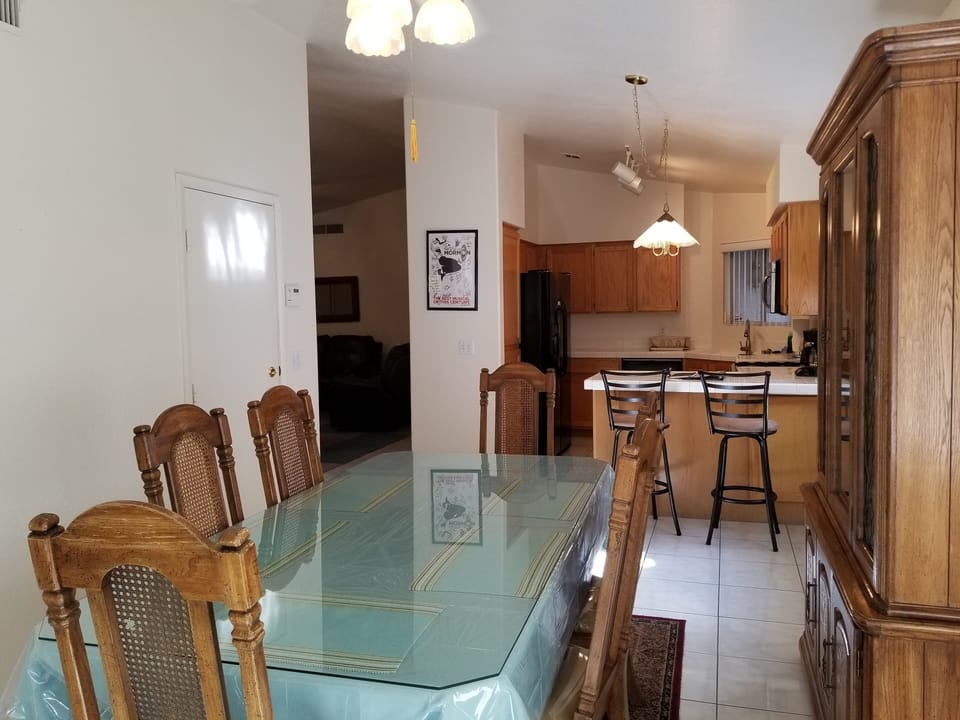 Dining/Kitchen
