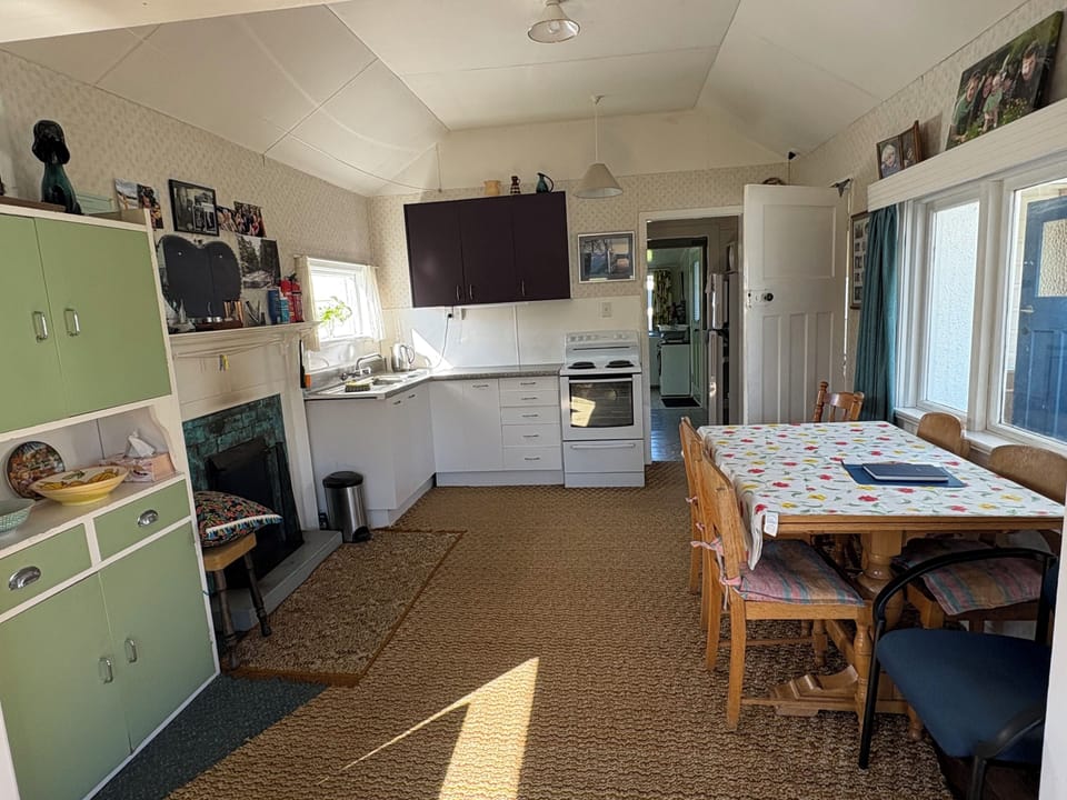 Dining/Kitchen