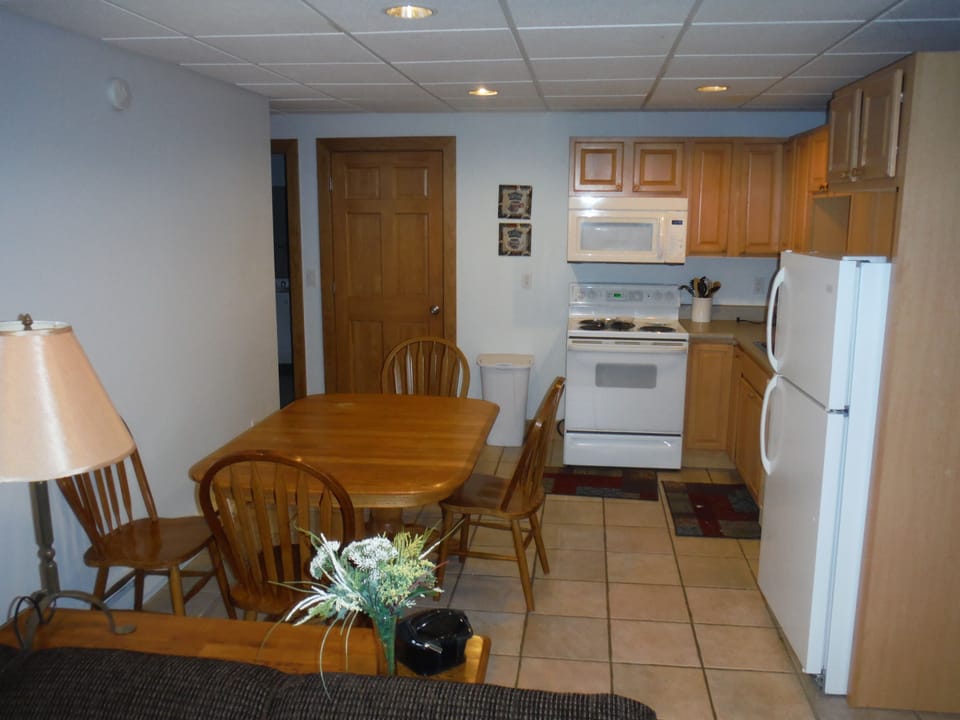 Walkout floor full kitchen