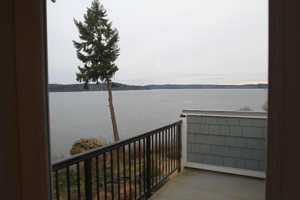 Upstairs Suite Private Deck