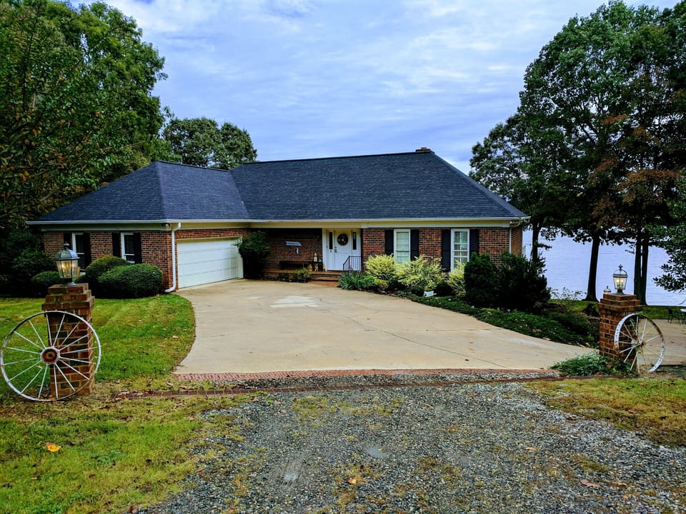Front of Willow Point Haven