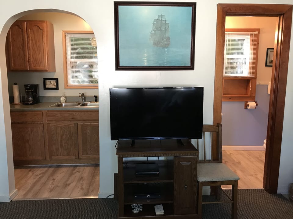 Kitchen and Bathroom 