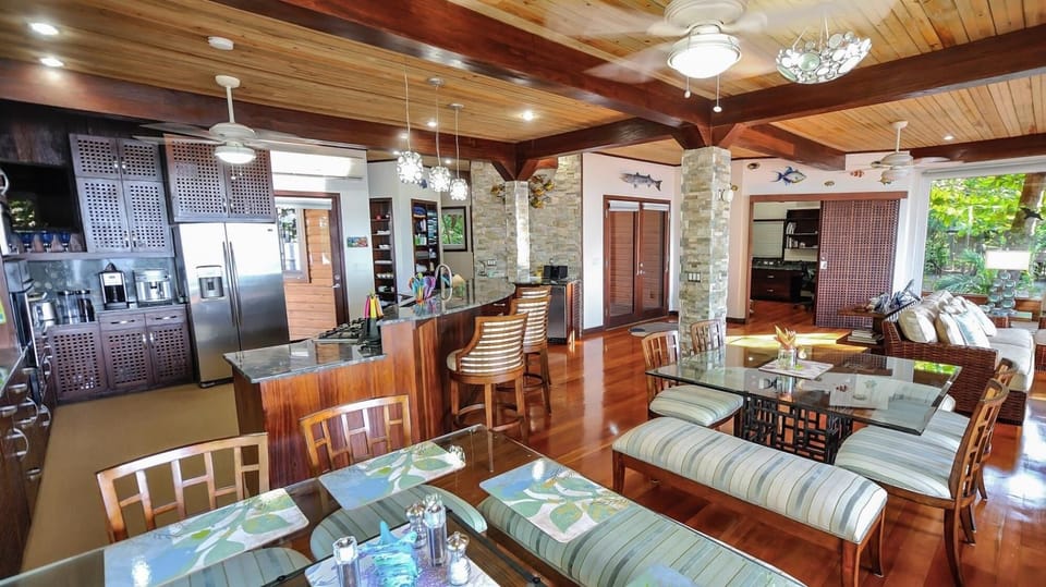 Open concept dining, kitchen, living rooms