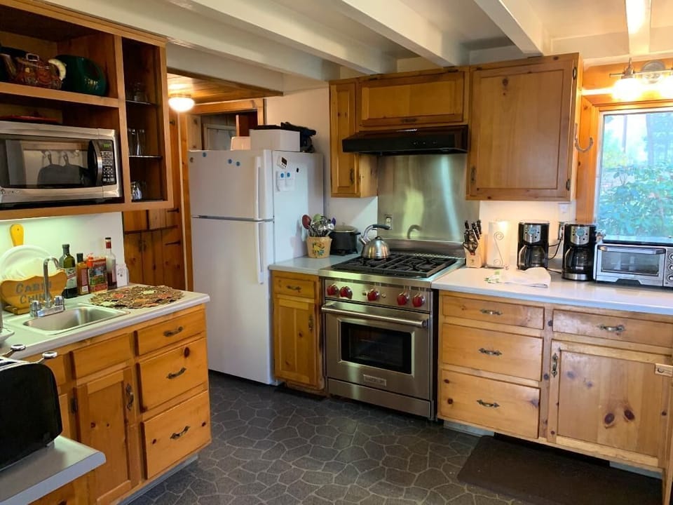Fully equipped kitchen