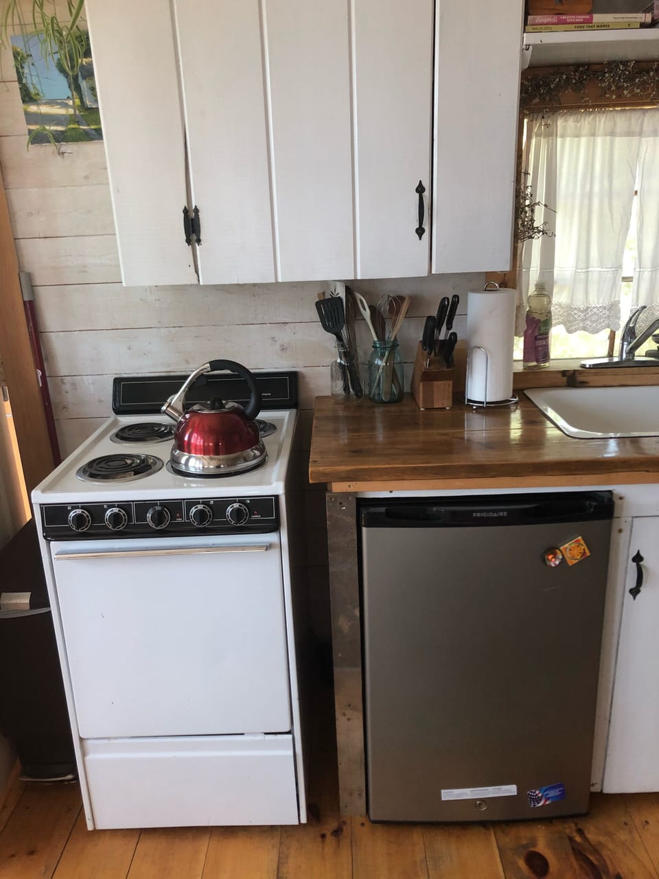 Small fridge and stove 