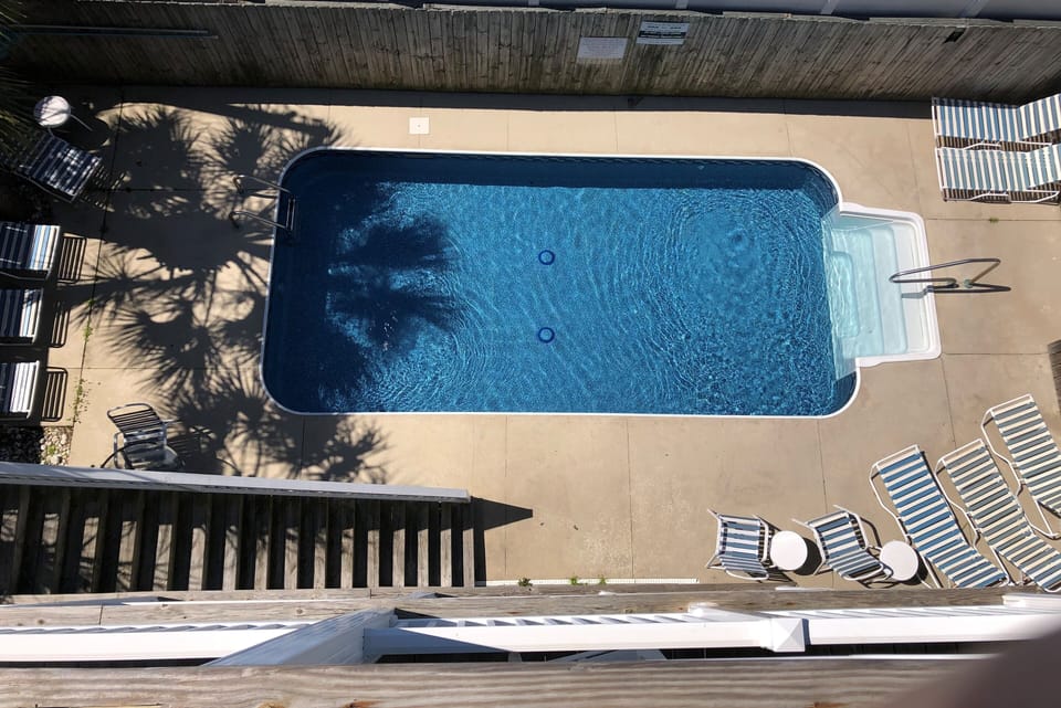 Large 12'x25' Pool - plenty of room for everyone!